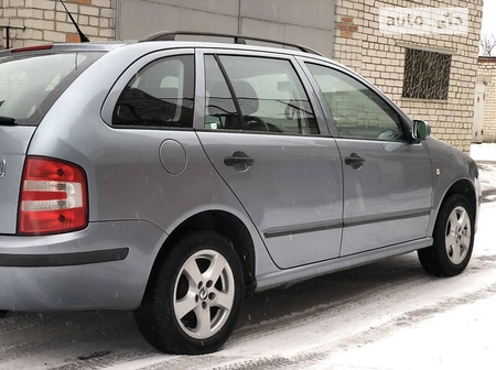 Skoda Fabia 2004  випуску Харків з двигуном 1.4 л бензин універсал  за 5300 долл. 