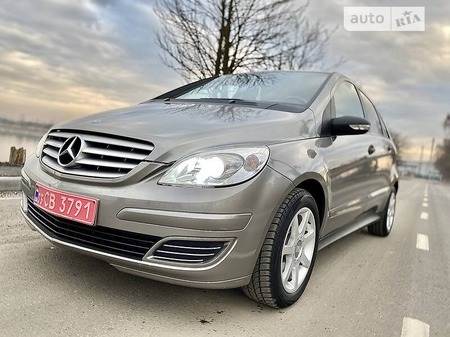 Mercedes-Benz B 180 2007  випуску Івано-Франківськ з двигуном 2 л дизель хэтчбек механіка за 6700 долл. 