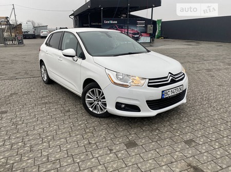 Citroen C4 2011  випуску Львів з двигуном 1.6 л дизель хэтчбек автомат за 7750 долл. 