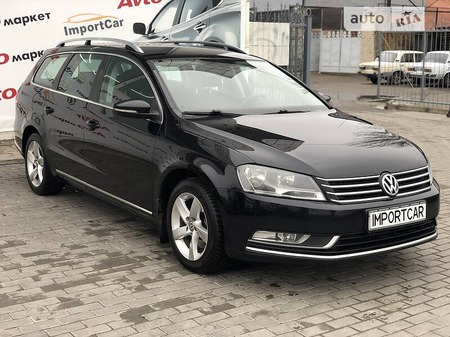 Volkswagen Passat 2011  випуску Херсон з двигуном 2 л дизель універсал механіка за 10200 долл. 