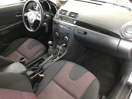 Mazda 3 2004  випуску Миколаїв з двигуном 1.6 л бензин седан механіка за 4650 долл. 