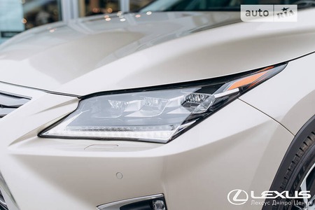 Lexus RX 300 2018  випуску Дніпро з двигуном 2 л бензин позашляховик автомат за 1250000 грн. 