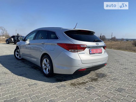 Hyundai i40 2011  випуску Львів з двигуном 1.7 л дизель універсал автомат за 9200 долл. 