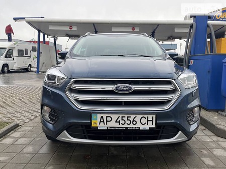 Ford Kuga 2019  випуску Київ з двигуном 2 л дизель універсал автомат за 27300 долл. 