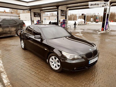 BMW 530 2004  випуску Дніпро з двигуном 3 л  седан механіка за 9000 долл. 
