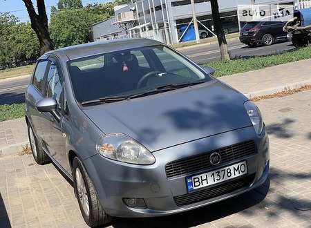 Fiat Grande Punto 2007  випуску Одеса з двигуном 1.4 л бензин хэтчбек  за 4800 долл. 