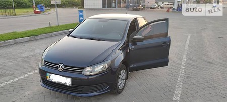 Volkswagen Polo 2011  випуску Ужгород з двигуном 1.6 л бензин седан механіка за 8000 долл. 