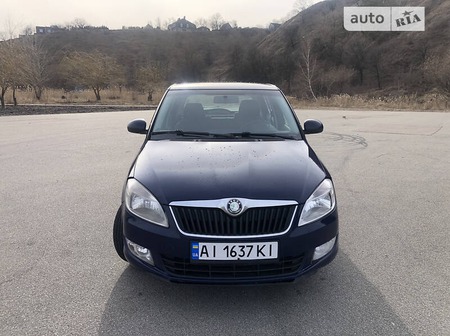 Skoda Fabia 2010  випуску Полтава з двигуном 1.4 л  хэтчбек механіка за 4450 долл. 