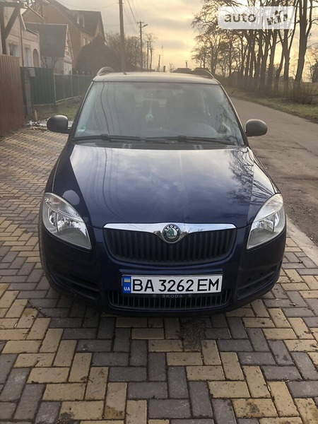 Skoda Fabia 2009  випуску Кропивницький з двигуном 1.2 л бензин універсал механіка за 5700 долл. 