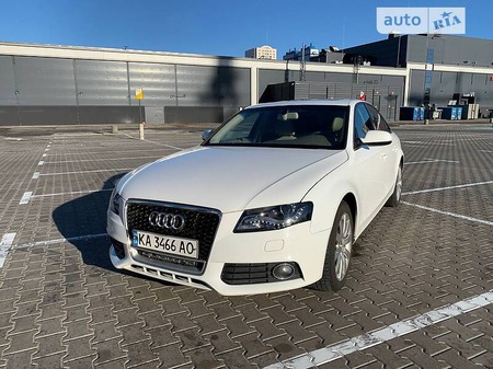 Audi A4 Limousine 2011  випуску Львів з двигуном 2 л бензин седан автомат за 11500 долл. 