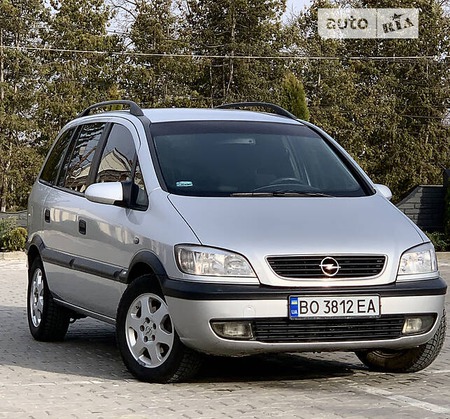 Opel Zafira Tourer 2002  випуску Чернівці з двигуном 2 л дизель хэтчбек механіка за 4950 долл. 