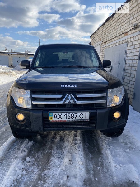 Mitsubishi Pajero 2010  випуску Харків з двигуном 3.2 л дизель позашляховик автомат за 17000 долл. 