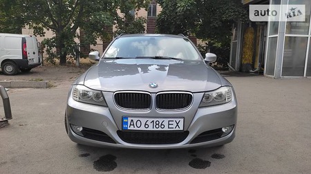 BMW 318 2011  випуску Ужгород з двигуном 2 л дизель універсал механіка за 7000 долл. 