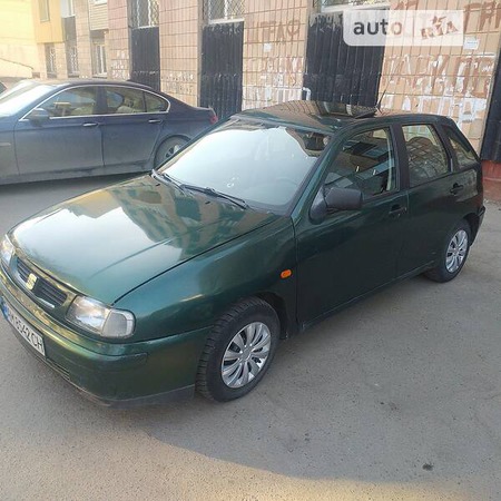 Seat Ibiza 1999  випуску Рівне з двигуном 1.4 л бензин хэтчбек механіка за 2700 долл. 