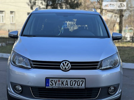 Volkswagen Touran 2012  випуску Луцьк з двигуном 1.6 л дизель універсал автомат за 9350 долл. 