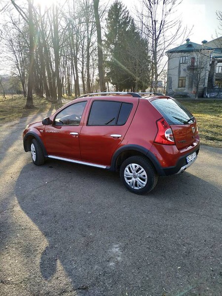 Dacia Sandero Stepway 2010  випуску Івано-Франківськ з двигуном 1.6 л бензин хэтчбек механіка за 6000 долл. 