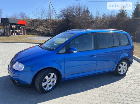 Volkswagen Touran 2004  випуску Тернопіль з двигуном 1.6 л бензин мінівен механіка за 5600 долл. 