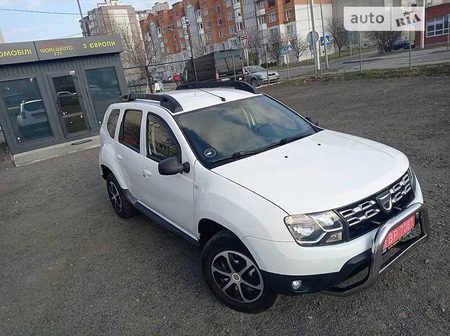 Dacia Duster 2014  випуску Луцьк з двигуном 1.2 л бензин позашляховик механіка за 8999 долл. 