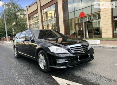 Mercedes-Benz S 600 2010  випуску Київ з двигуном 5.5 л бензин седан автомат за 62000 долл. 