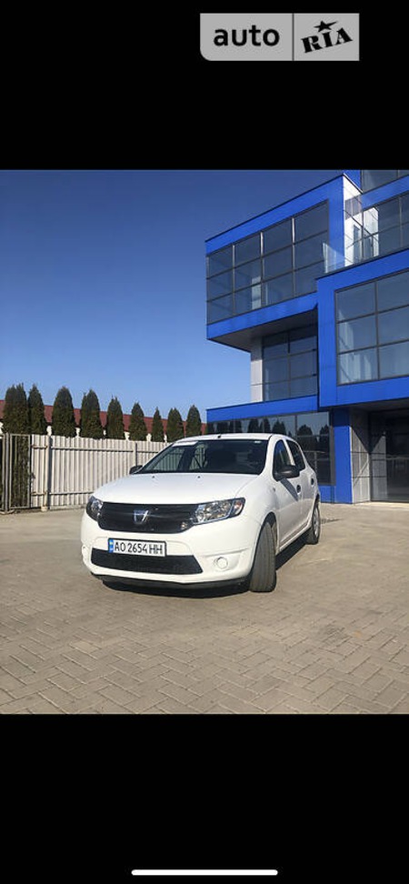 Dacia Sandero 2015  випуску Ужгород з двигуном 1.5 л дизель хэтчбек механіка за 7000 долл. 