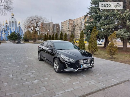 Hyundai Sonata 2017  випуску Вінниця з двигуном 2 л газ седан автомат за 17500 долл. 