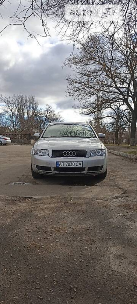 Audi A4 Limousine 2003  випуску Миколаїв з двигуном 1.8 л  седан механіка за 4200 долл. 