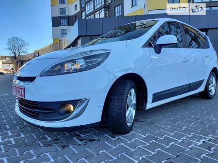 Renault Scenic 2012  випуску Івано-Франківськ з двигуном 1.5 л дизель мінівен механіка за 8400 долл. 