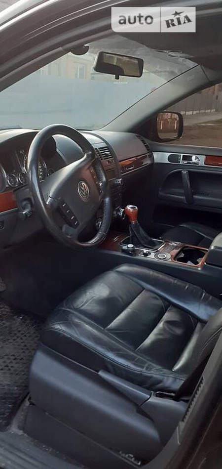 Volkswagen Touareg 2006  випуску Черкаси з двигуном 2.5 л дизель позашляховик механіка за 9300 долл. 