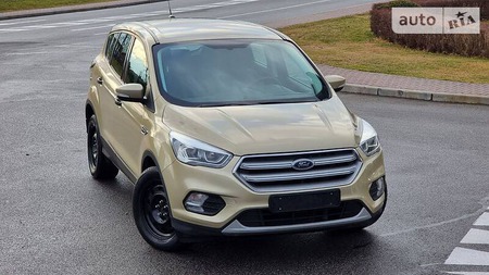 Ford Kuga 2017  випуску Вінниця з двигуном 2.5 л  позашляховик автомат за 18500 долл. 