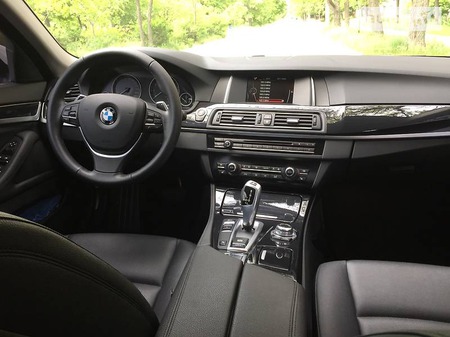 BMW 520 2016  випуску Львів з двигуном 2 л бензин седан автомат за 23900 долл. 