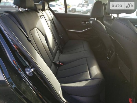 BMW 330 2020  випуску Київ з двигуном 0 л бензин седан автомат за 16000 долл. 
