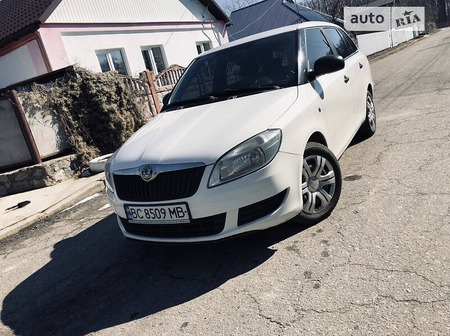 Skoda Fabia 2011  випуску Полтава з двигуном 0 л бензин  механіка за 5200 долл. 