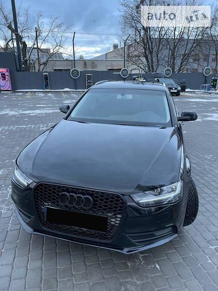 Audi A4 Limousine 2012  випуску Львів з двигуном 2 л дизель універсал автомат за 12100 долл. 