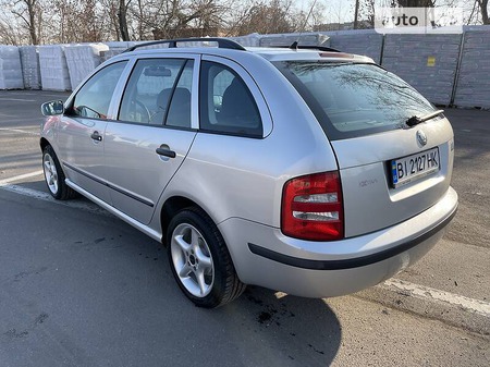 Skoda Fabia 2003  випуску Полтава з двигуном 0 л бензин універсал механіка за 5000 долл. 