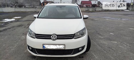 Volkswagen Touran 2012  випуску Луцьк з двигуном 1.6 л дизель універсал механіка за 9700 долл. 