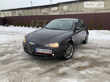 Alfa Romeo 147 2008  випуску Тернопіль з двигуном 2 л бензин хэтчбек  за 4900 долл. 