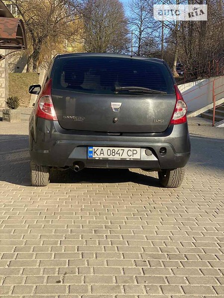 Dacia Sandero 2009  випуску Луцьк з двигуном 1.4 л бензин хэтчбек механіка за 4500 долл. 