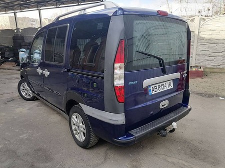 Fiat Doblo 2003  випуску Вінниця з двигуном 1.6 л бензин мінівен механіка за 4050 долл. 