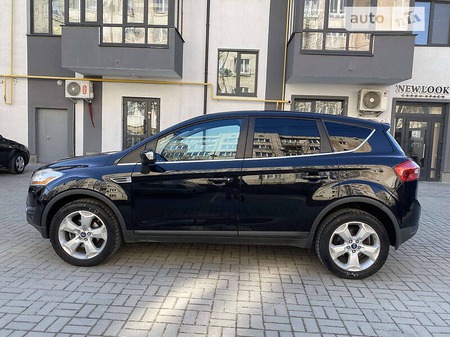 Ford Kuga 2009  випуску Львів з двигуном 2 л дизель позашляховик механіка за 9800 долл. 