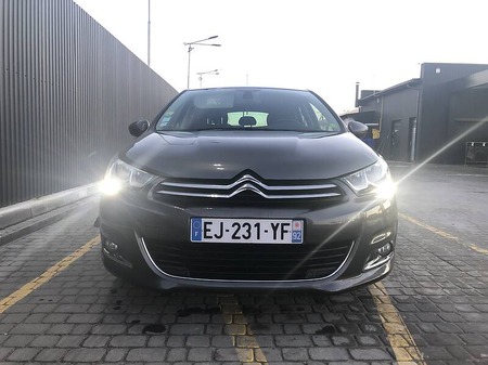 Citroen C4 2017  випуску Львів з двигуном 1.6 л дизель хэтчбек автомат за 12900 долл. 