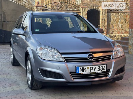 Opel Astra 2008  випуску Рівне з двигуном 0 л бензин універсал механіка за 5799 долл. 