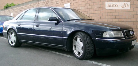 Audi A8 1999  випуску Харків з двигуном 4.2 л  седан автомат за 8000 долл. 