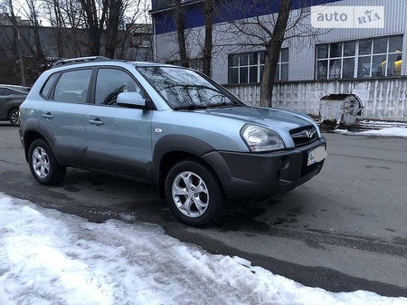 Hyundai Tucson 2008  випуску Київ з двигуном 2 л бензин позашляховик автомат за 9300 долл. 