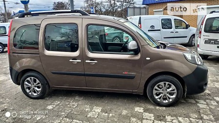 Renault Kangoo 2014  випуску Дніпро з двигуном 1.5 л дизель мінівен механіка за 12399 долл. 