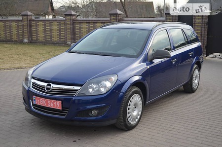 Opel Astra 2010  випуску Рівне з двигуном 1.6 л бензин універсал механіка за 6700 долл. 