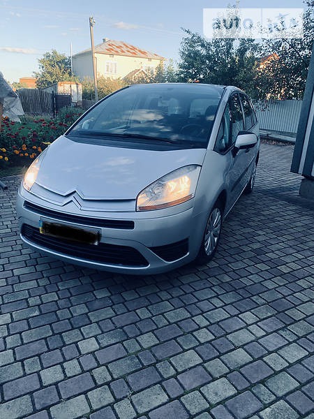 Citroen C4 Picasso 2010  випуску Львів з двигуном 1.6 л бензин універсал механіка за 6600 долл. 