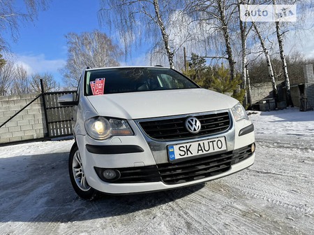 Volkswagen Touran 2010  випуску Тернопіль з двигуном 1.9 л дизель універсал механіка за 8500 долл. 