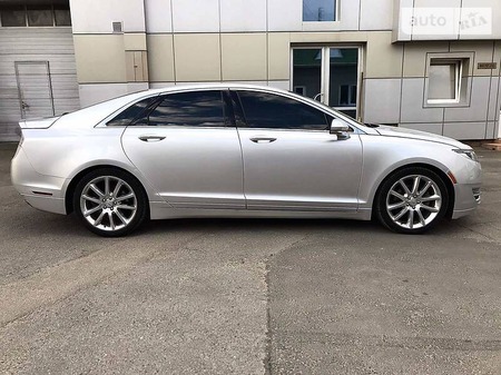 Lincoln MKZ 2014  випуску Одеса з двигуном 2 л бензин седан автомат за 12700 долл. 