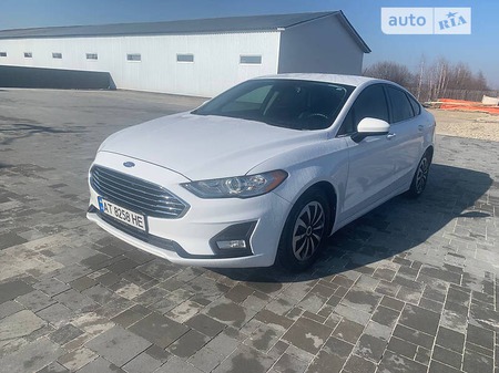 Ford Fusion 2019  випуску Івано-Франківськ з двигуном 2.5 л бензин седан  за 14500 долл. 