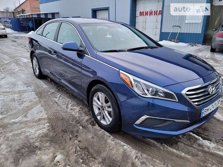 Hyundai Sonata 2017  випуску Чернівці з двигуном 2.4 л бензин седан автомат за 12500 долл. 